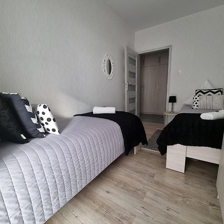Q Apart Gold-Trzy Pokoje, Manufaktura, Klimatyzacja I Garaz Gratis, Tv Max, Fv, Gwarancja Zadowolenia Łódź Buitenkant foto