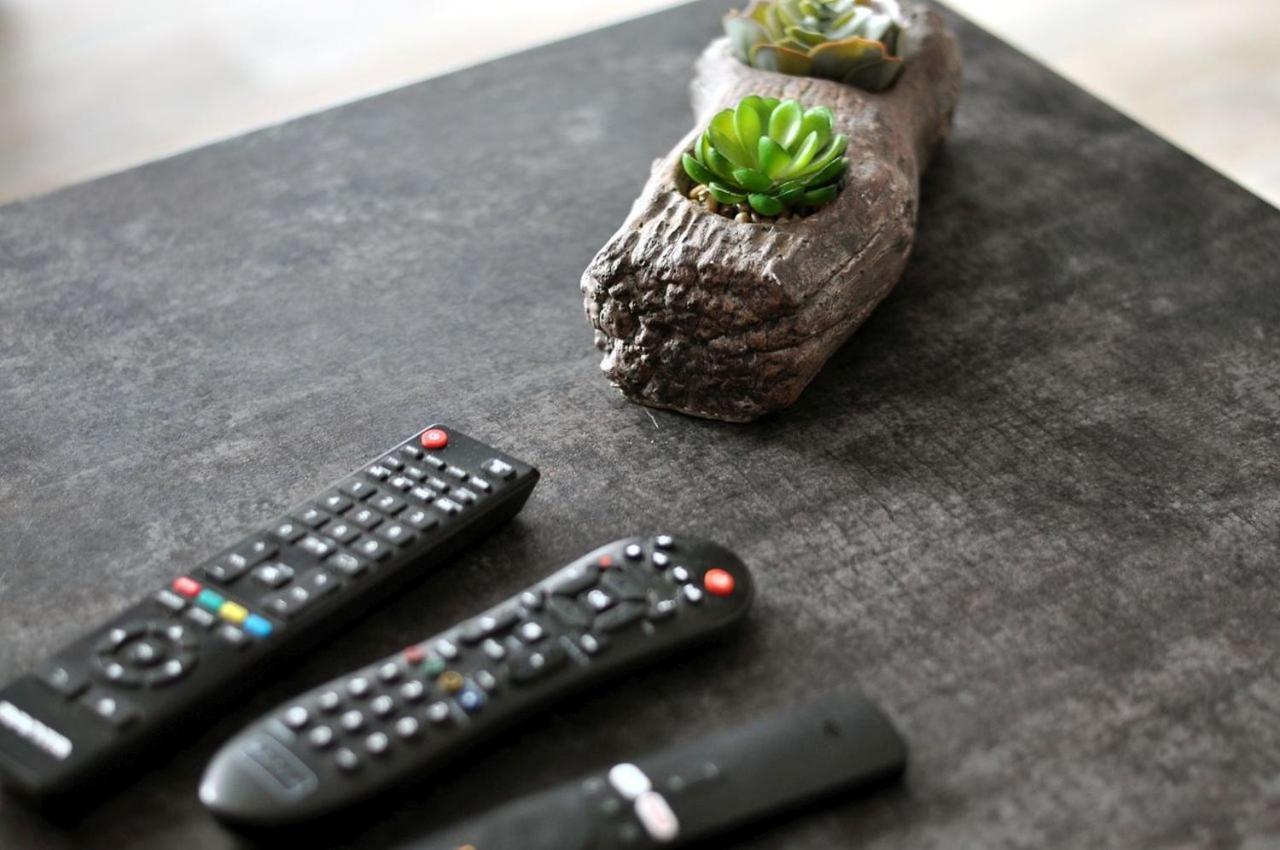 Q Apart Gold-Trzy Pokoje, Manufaktura, Klimatyzacja I Garaz Gratis, Tv Max, Fv, Gwarancja Zadowolenia Łódź Buitenkant foto