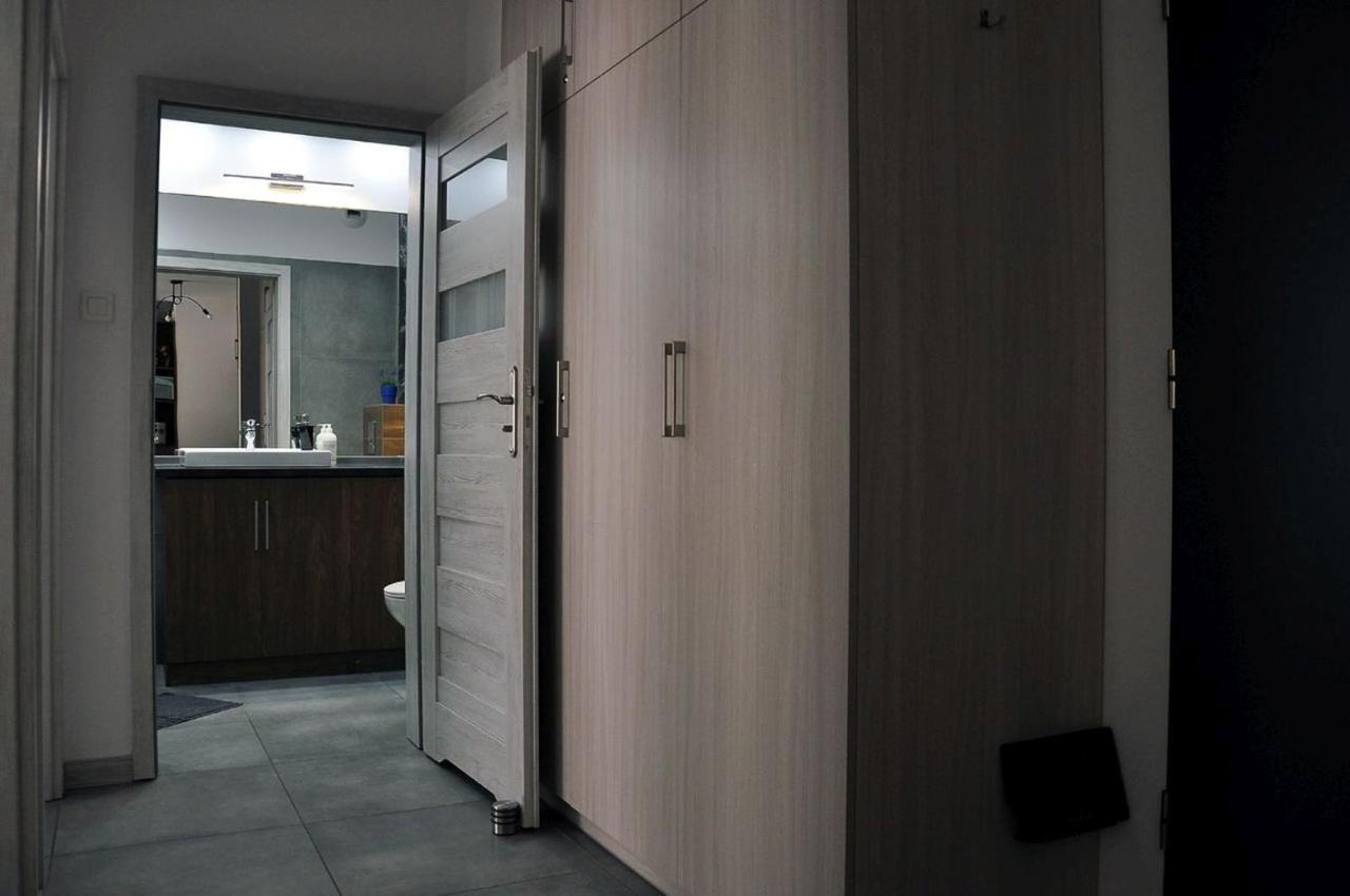 Q Apart Gold-Trzy Pokoje, Manufaktura, Klimatyzacja I Garaz Gratis, Tv Max, Fv, Gwarancja Zadowolenia Łódź Buitenkant foto