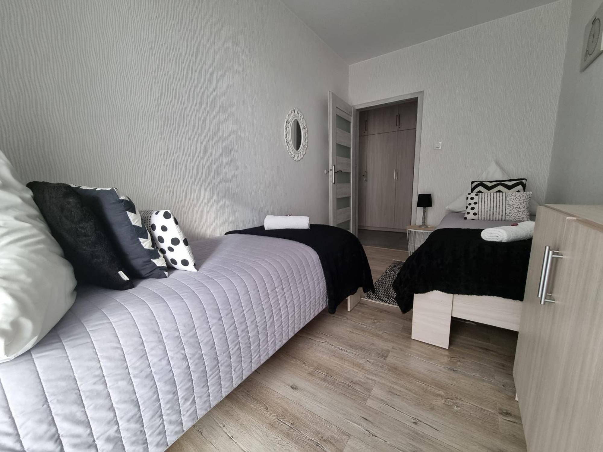 Q Apart Gold-Trzy Pokoje, Manufaktura, Klimatyzacja I Garaz Gratis, Tv Max, Fv, Gwarancja Zadowolenia Łódź Buitenkant foto