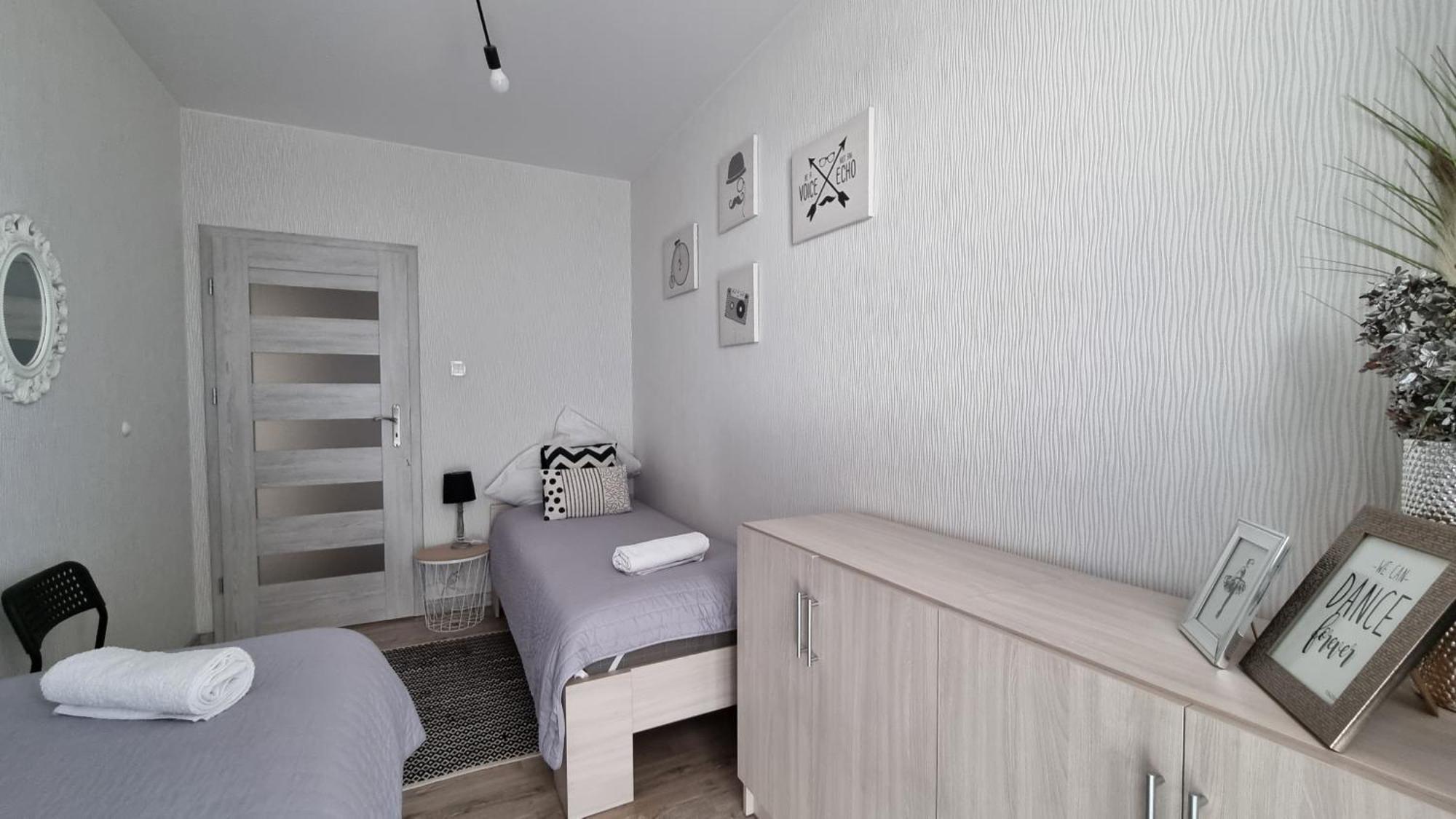 Q Apart Gold-Trzy Pokoje, Manufaktura, Klimatyzacja I Garaz Gratis, Tv Max, Fv, Gwarancja Zadowolenia Łódź Buitenkant foto